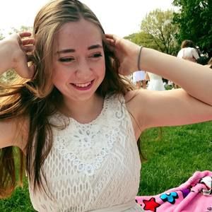 Meet your Posher, Kayla